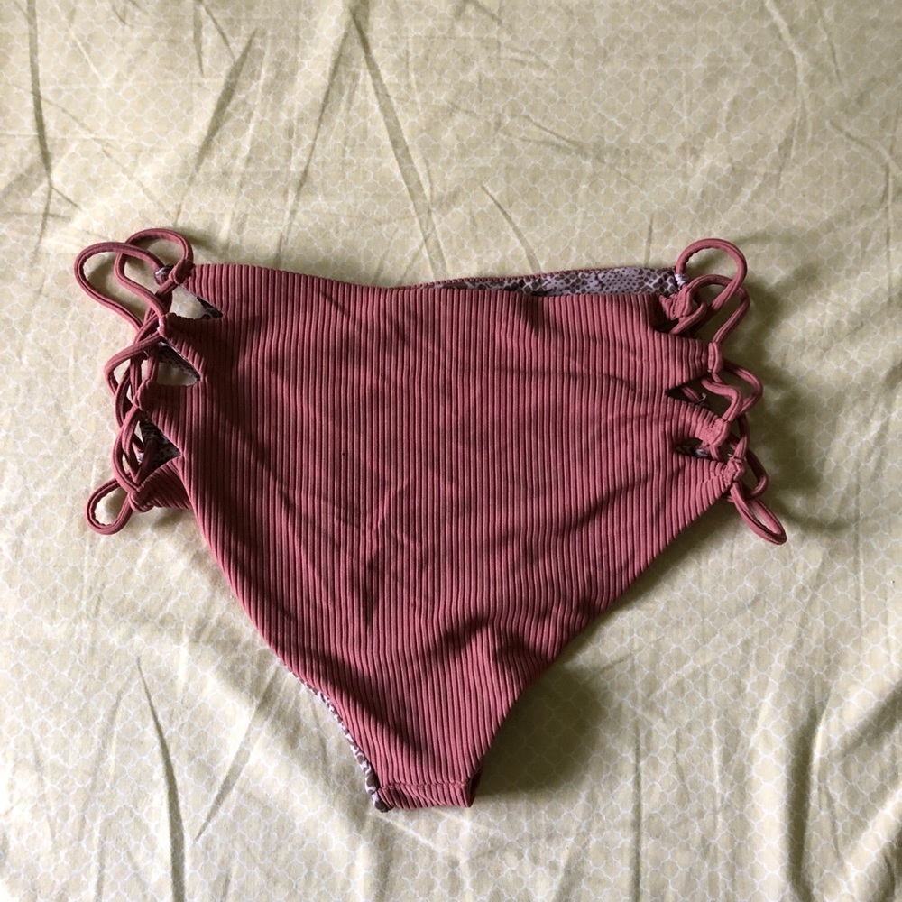 XLarge Acacia Verona Bottom in Lipstick Cord